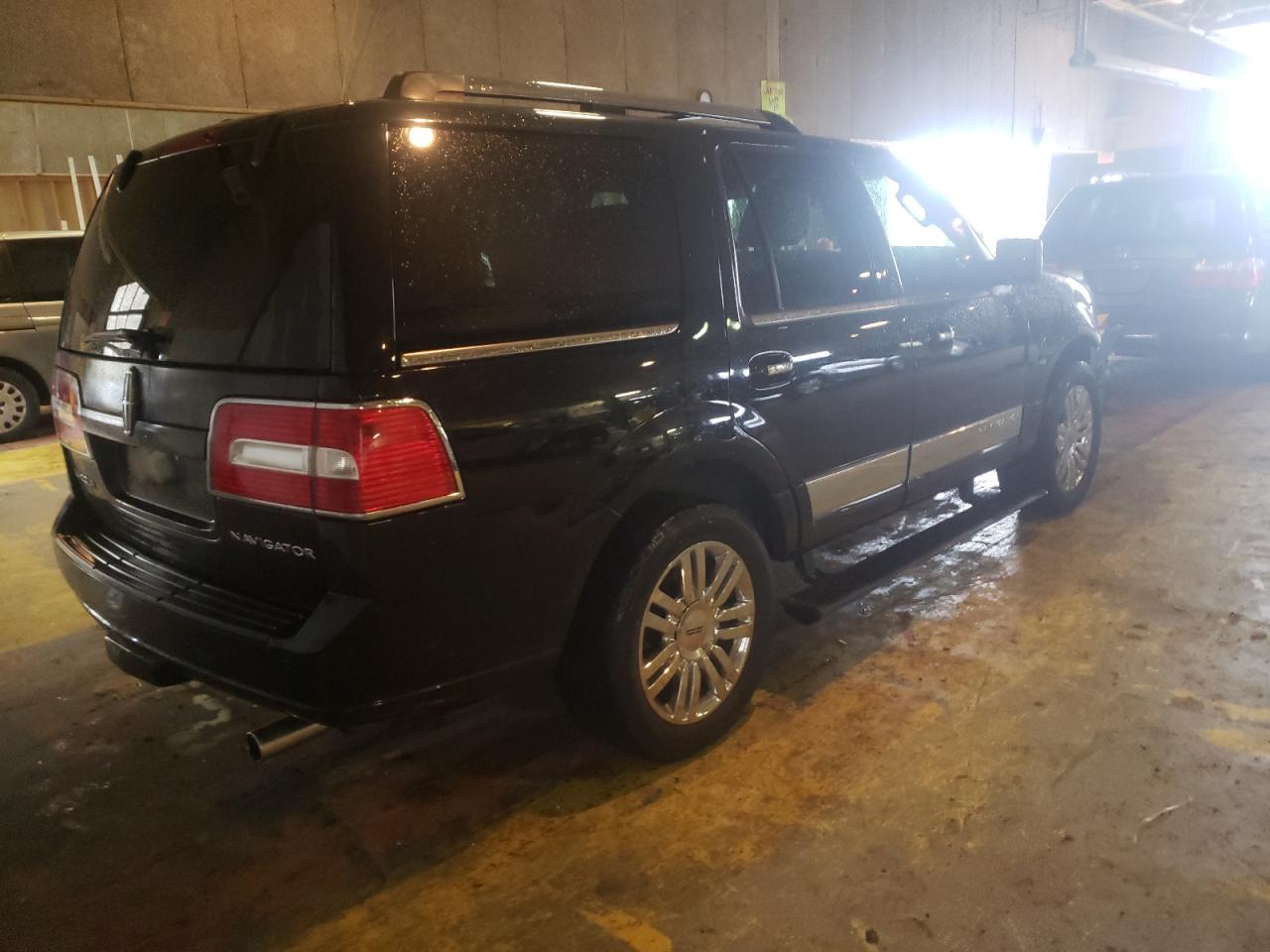 Photo 4 from auction – 2009 LINCOLN NAVIGATOR with VIN 5LMFU285X9LJ00542