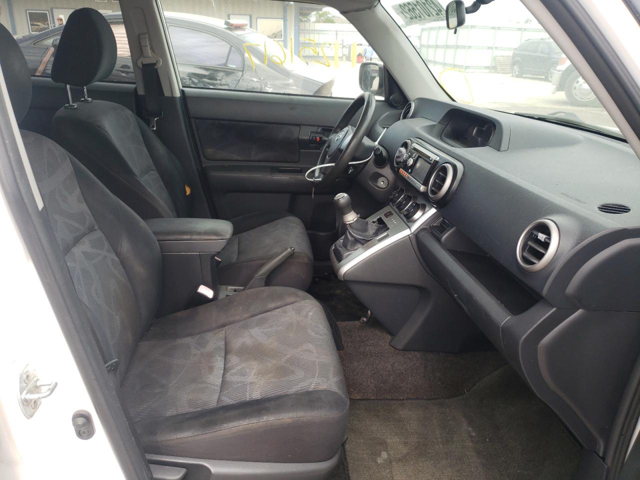 Photo 5 from auction – 2011 TOYOTA SCION XB with VIN JTLZE4FE0B1134091