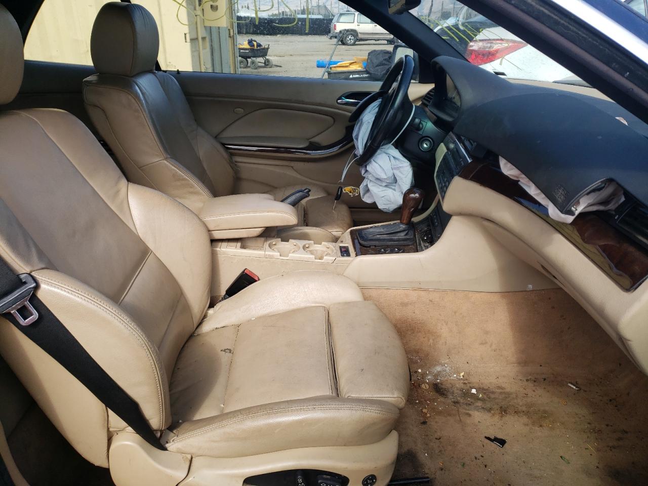 Photo 5 from auction – 2004 BMW 330 CI with VIN WBABW53454PL44209