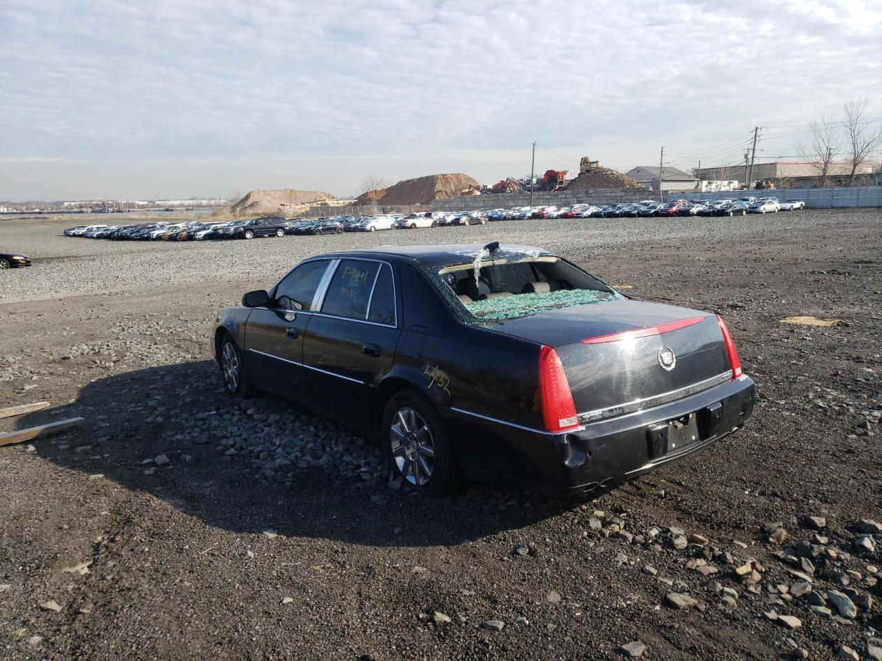 Photo 3 from auction – 2011 CADILLAC DTS PREMIU with VIN 1G6KH5E62BU104855