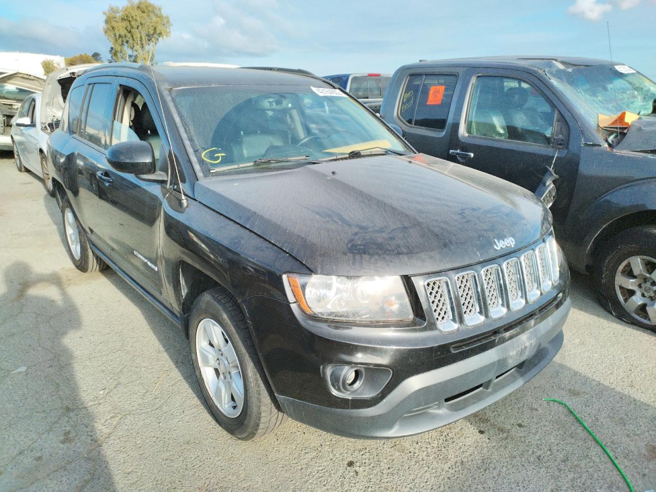 JEEP COMPASS LA 2017 with VIN 1C4NJCEA7HD117438 - Photo from auction