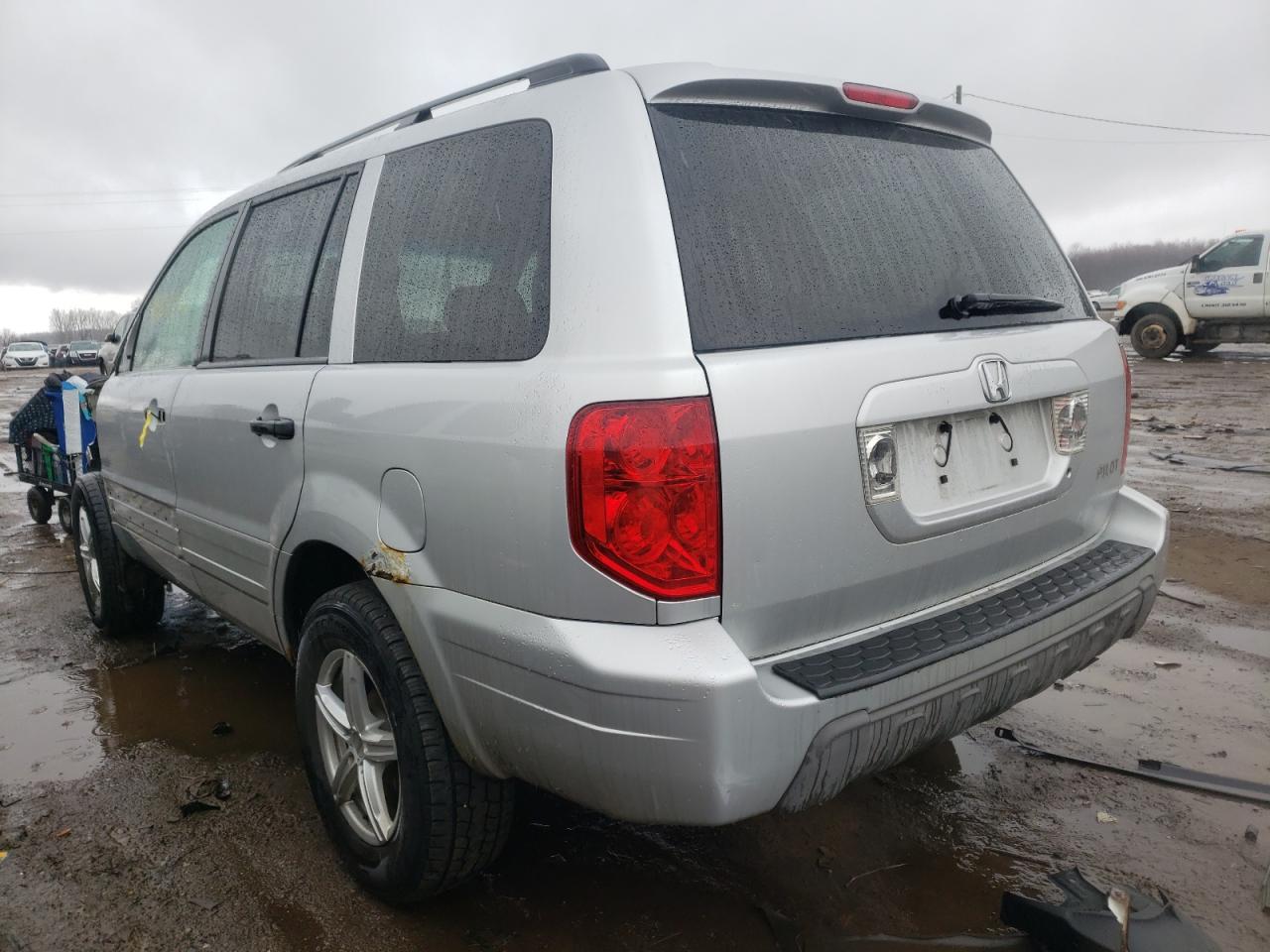Photo 3 from auction – 2004 HONDA PILOT EX with VIN 2HKYF18494H514193