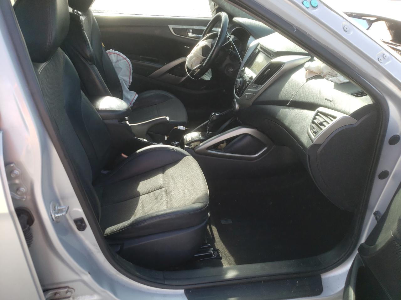 Photo 5 from auction – 2014 HYUNDAI VELOSTER with VIN KMHTC6AD7EU217050