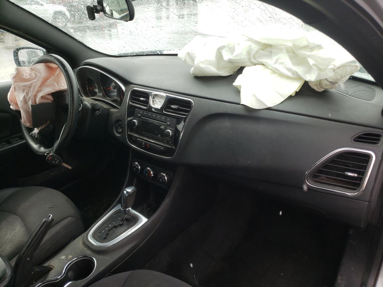 Photo 9 from auction – 2013 CHRYSLER 200 LX with VIN 1C3CCBAB2DN642023