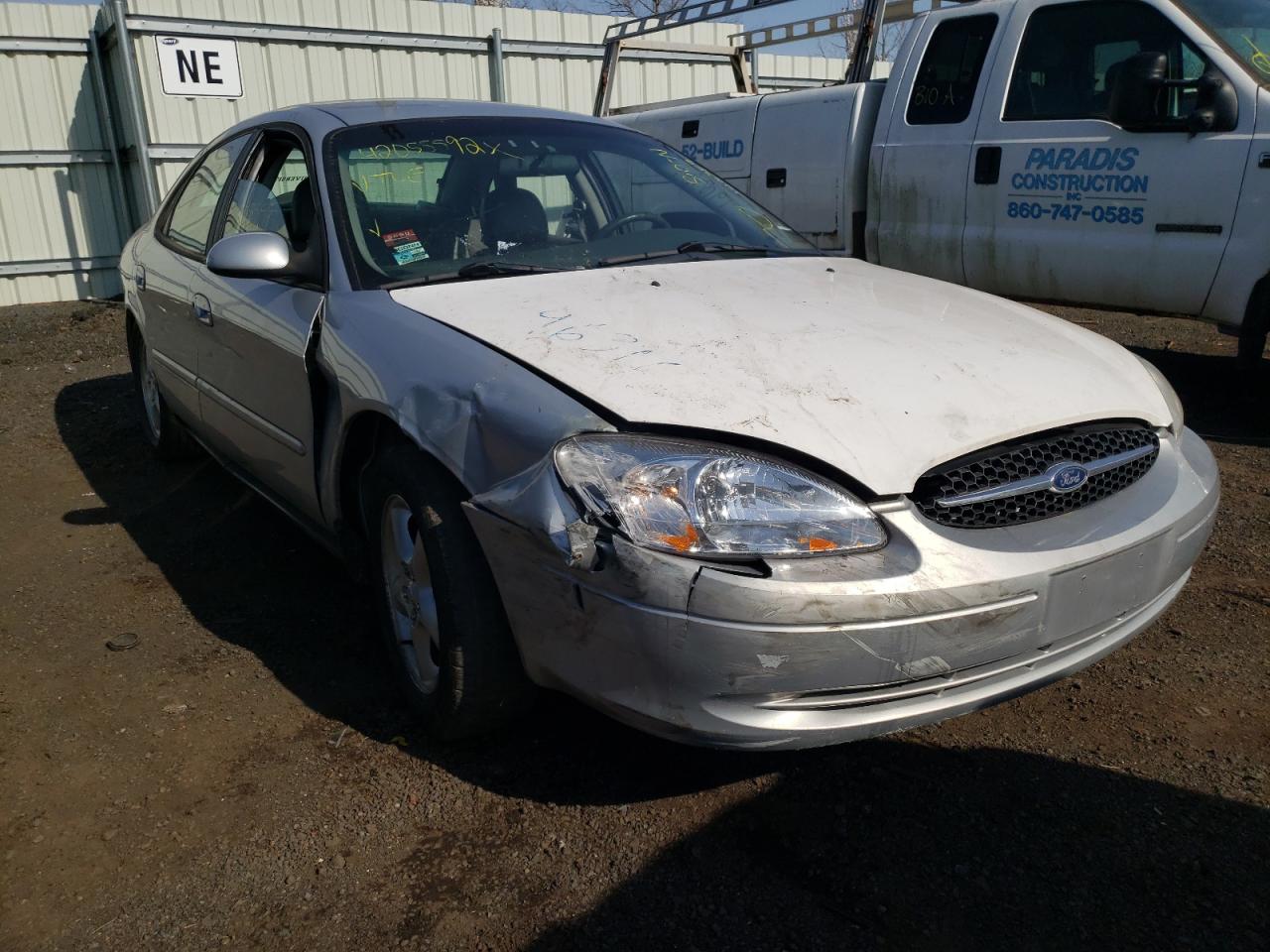 FORD TAURUS SES 2000 with VIN 1FAFP55U0YA252664 - Photo from auction