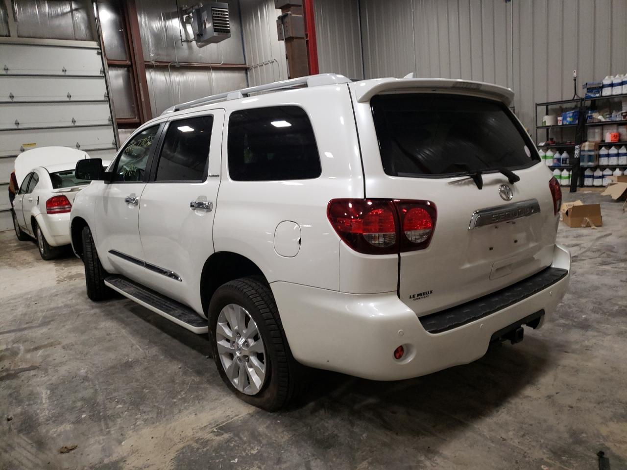 Photo 3 from auction – 2019 TOYOTA SEQUOIA PL with VIN 5TDDY5G12KS167210