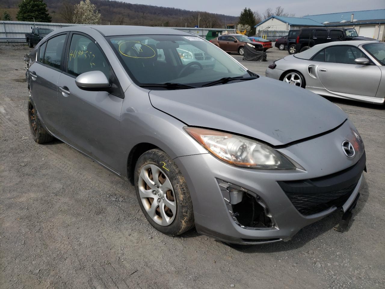 MAZDA 3 I 2011 with VIN JM1BL1UG1B1902263 - Photo from auction