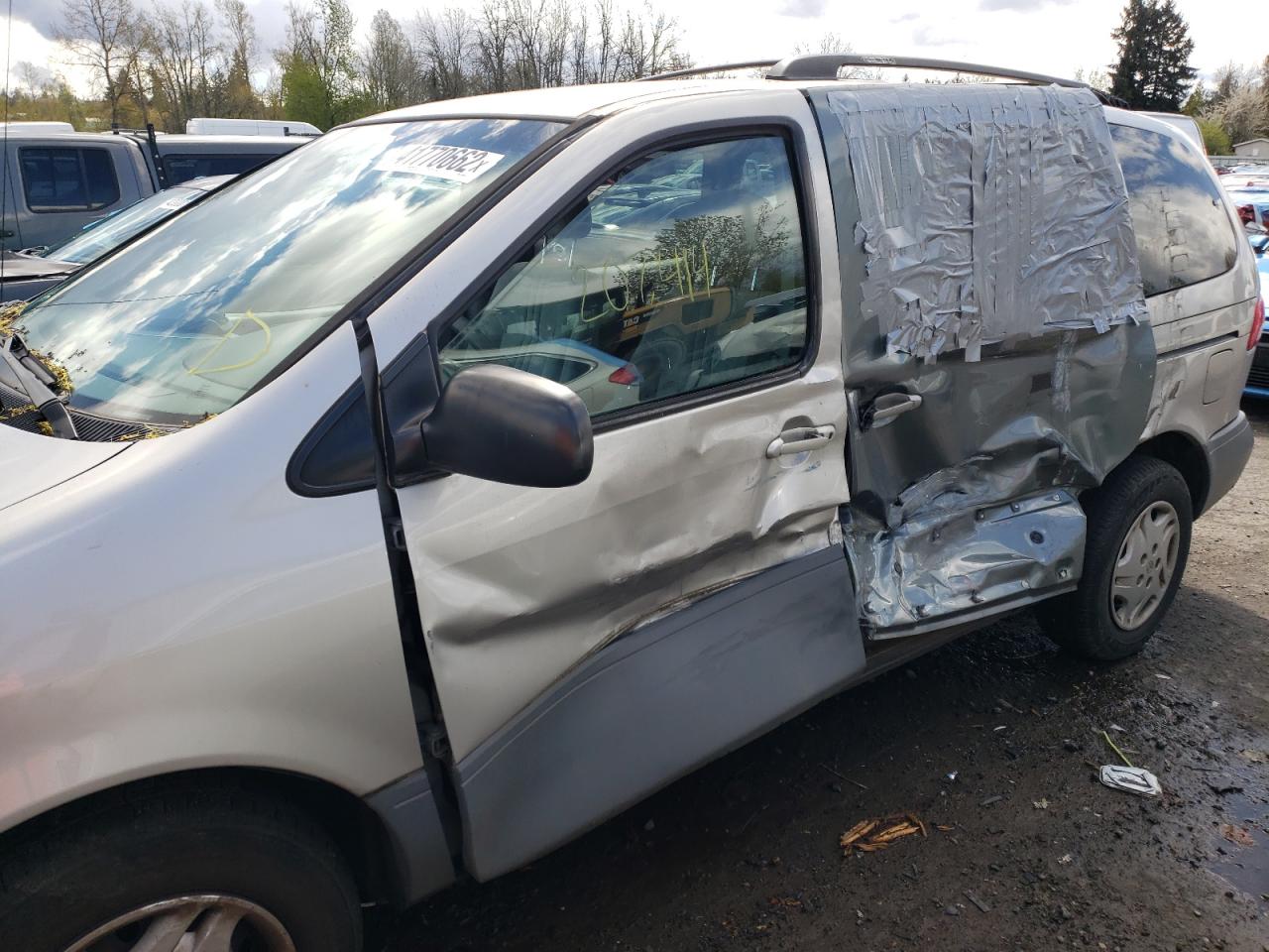 Photo 9 from auction – 2002 TOYOTA SIENNA LE with VIN 4T3ZF13C22U485483