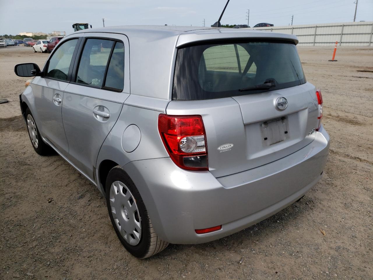 Photo 3 from auction – 2010 TOYOTA SCION XD with VIN JTKKU4B48A1002149