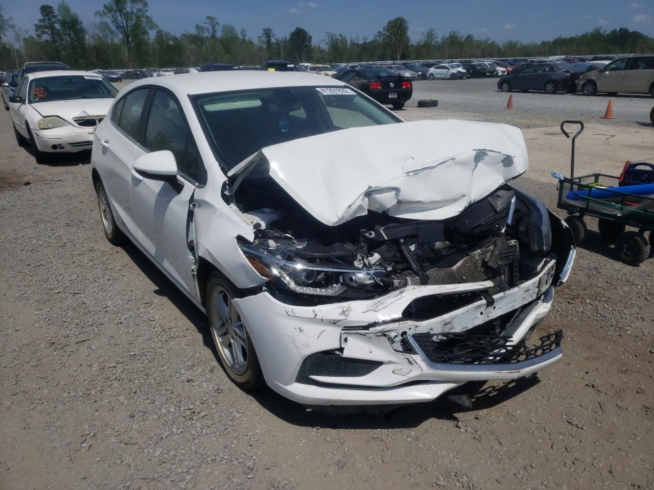 Photo 1 from auction – 2018 CHEVROLET CRUZE LT with VIN 3G1BE6SMXJS528239
