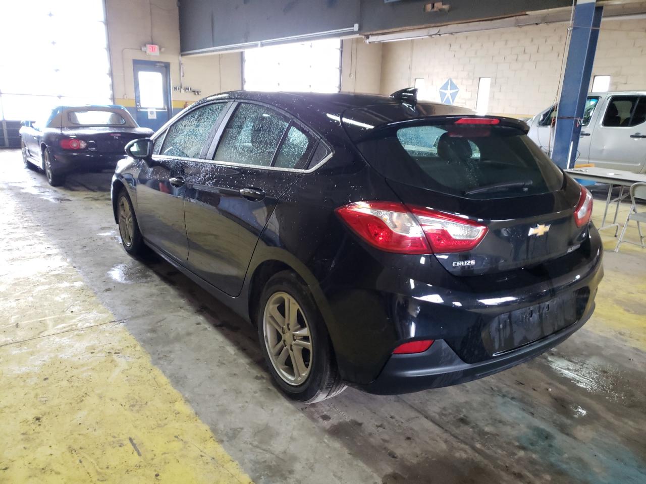 Photo 3 from auction – 2017 CHEVROLET CRUZE LT with VIN 3G1BE6SM2HS509484