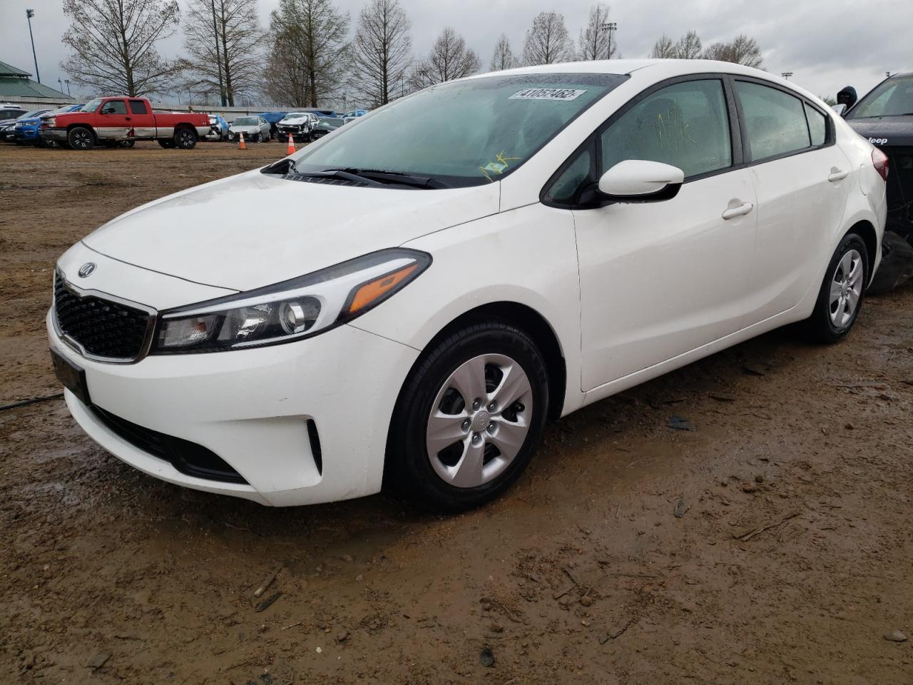 Photo 2 from auction – 2018 KIA FORTE with VIN 3KPFK4A71JE232669