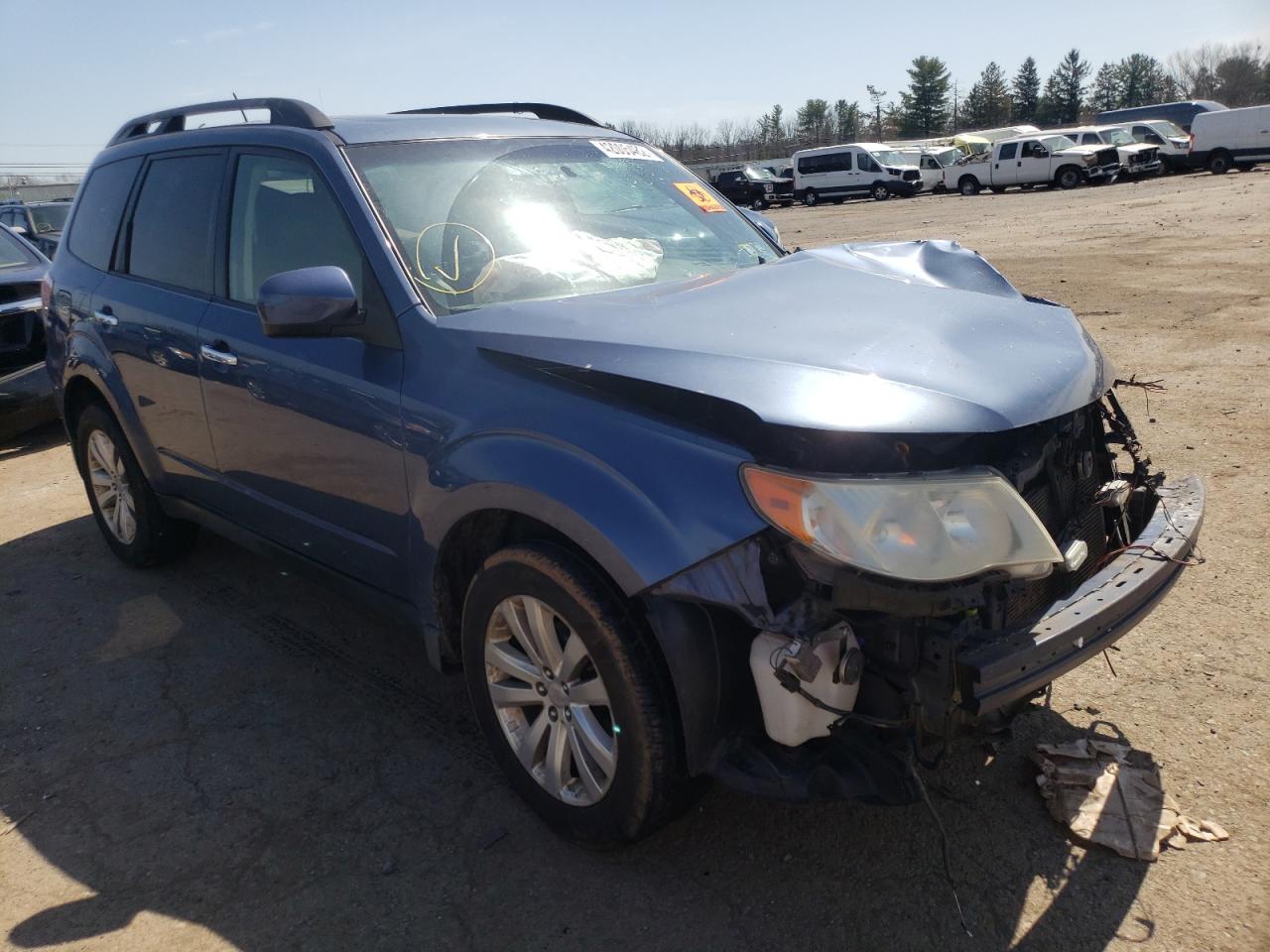 SUBARU FORESTER L 2011 with VIN JF2SHAEC6BH735498 - Photo from auction