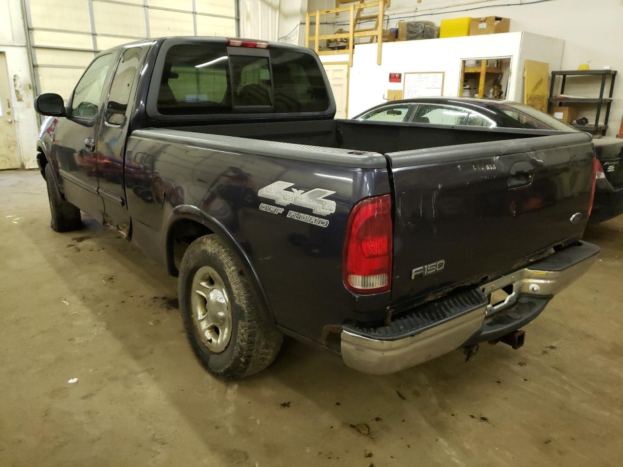 Photo 3 from auction – 1999 FORD F-150 with VIN 2FTRX18L2XCA83523