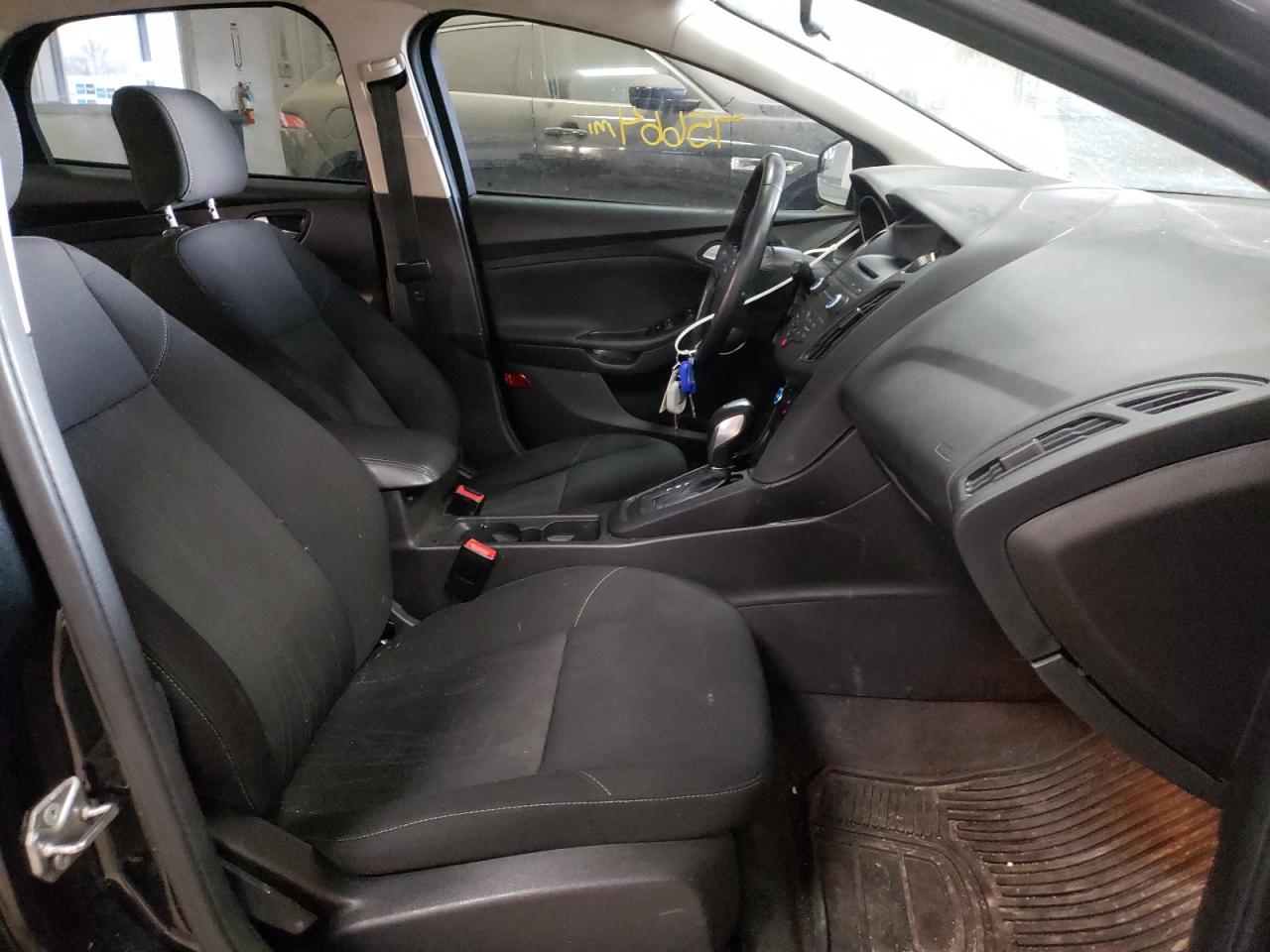 Photo 5 from auction – 2015 FORD FOCUS with VIN 1FADP3K27FL375118