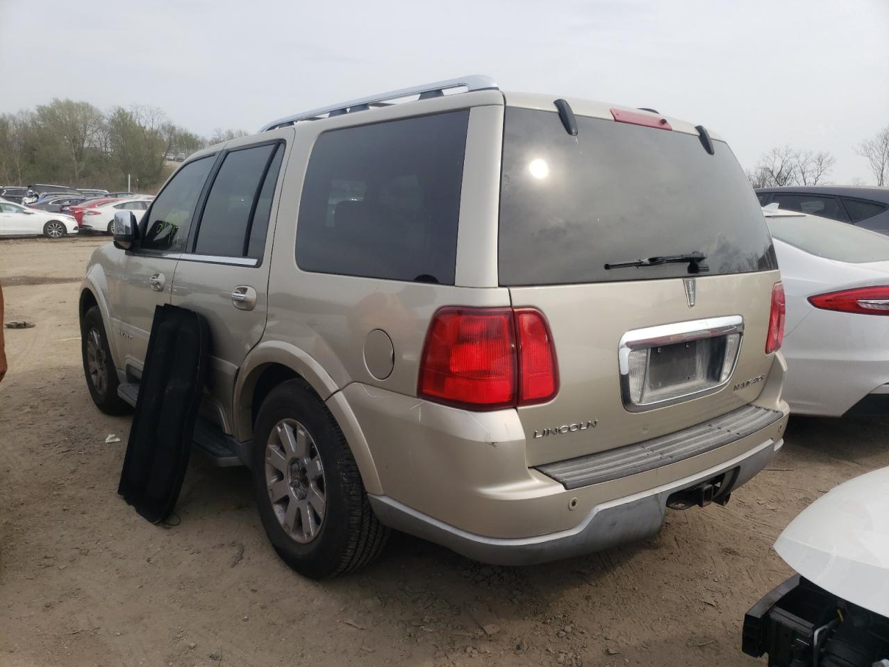 Photo 3 from auction – 2004 LINCOLN NAVIGATOR with VIN 5LMFU27R74LJ01693