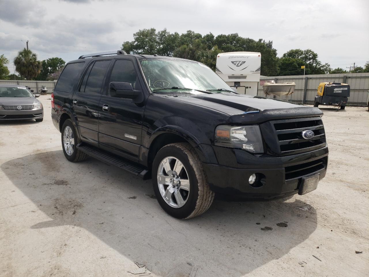 FORD EXPEDITION 2008 with VIN 1FMFU19598LA87017 - Photo from auction