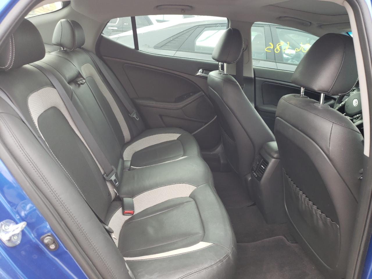 Photo 6 from auction – 2011 KIA OPTIMA SX with VIN KNAGR4A63B5127844