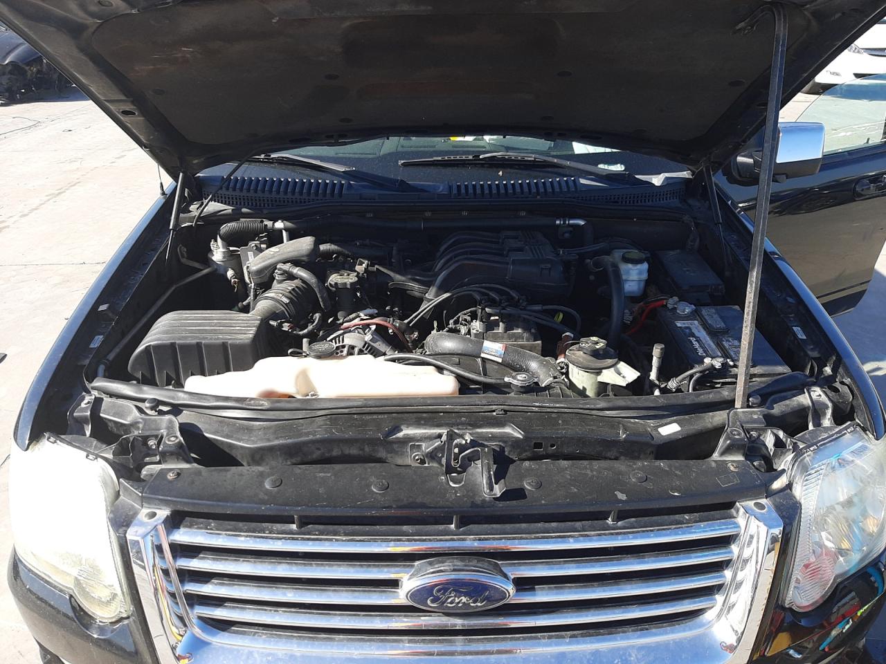 Photo 7 from auction – 2008 FORD EXPLORER L with VIN 1FMEU65EX8UA49112