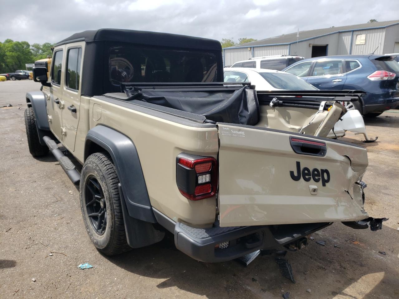 Photo 3 from auction – 2020 JEEP GLADIATOR with VIN 1C6HJTAG0LL158331