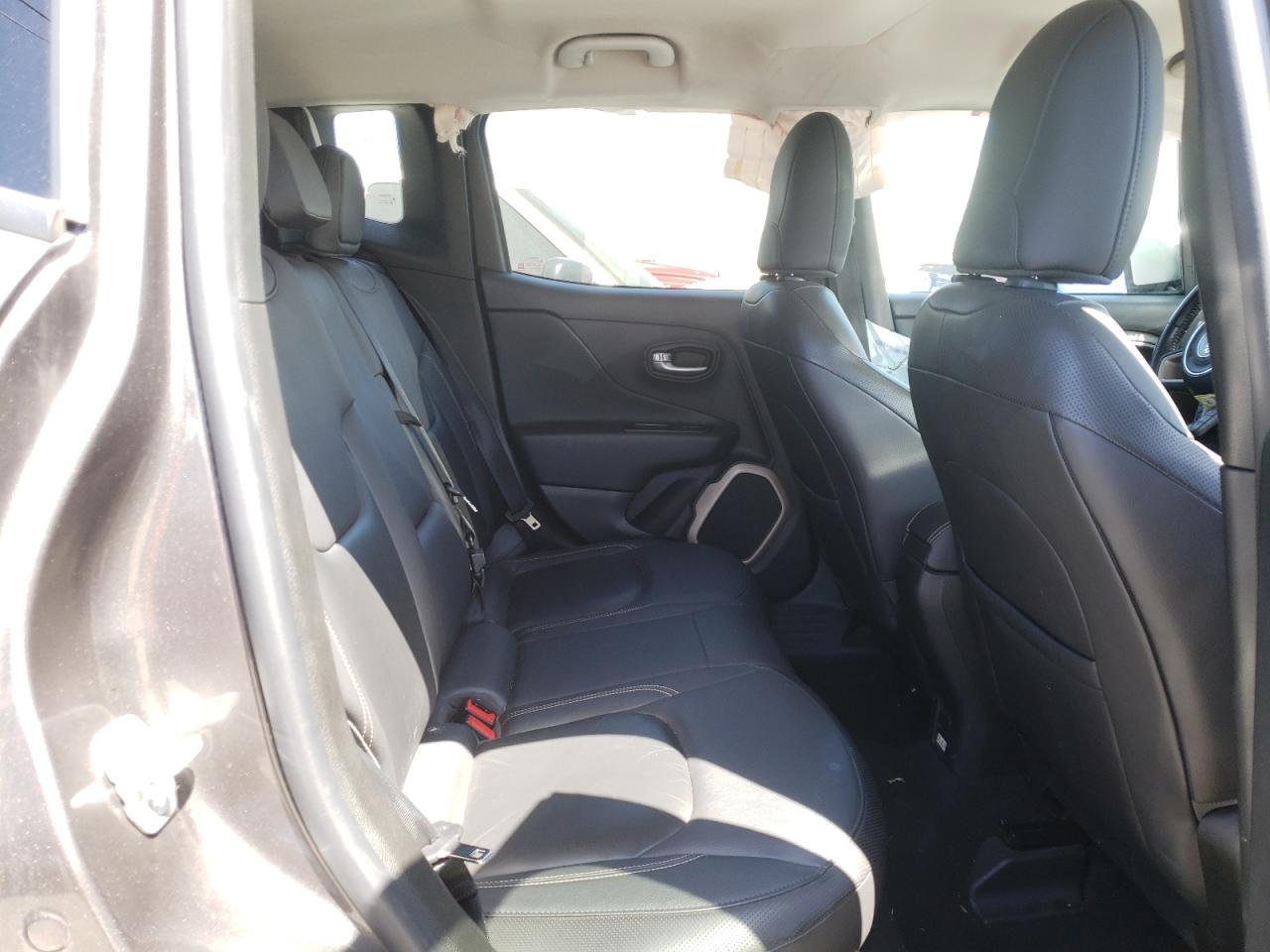 Photo 6 from auction – 2016 JEEP RENEGADE L with VIN ZACCJADT2GPE35207