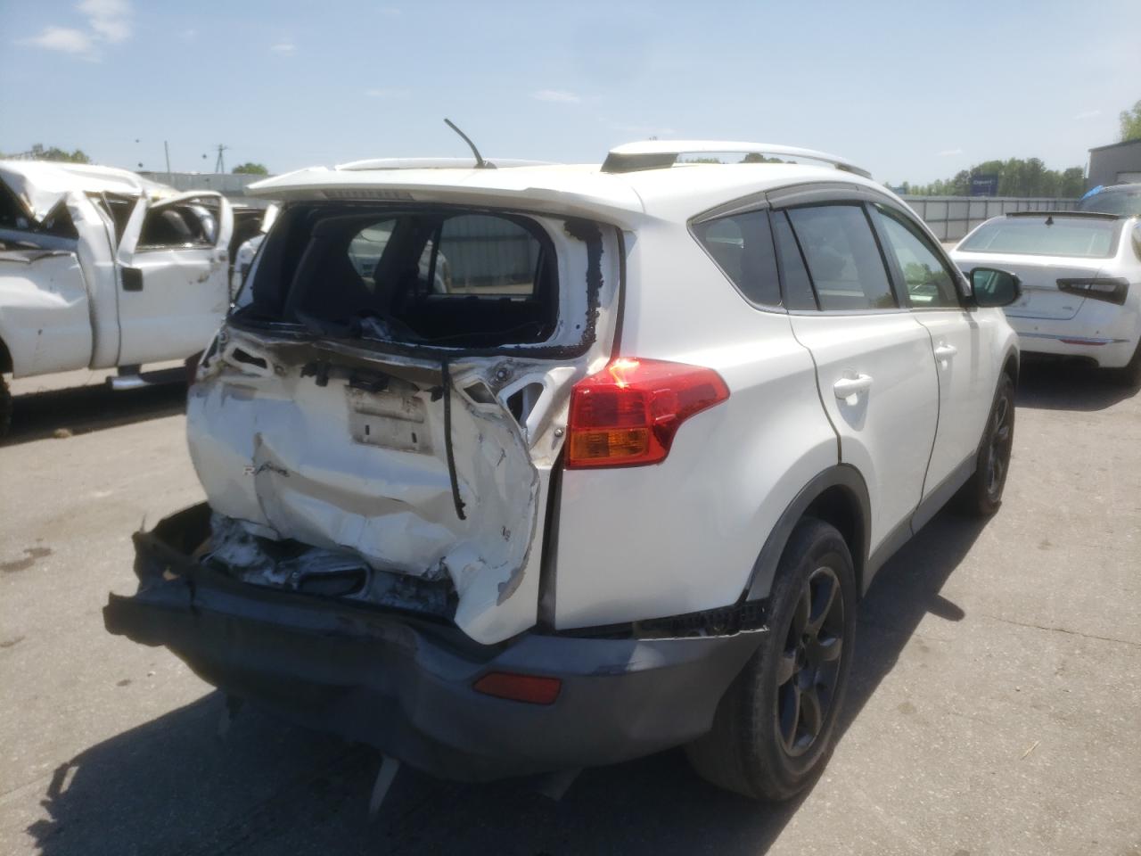 Photo 4 from auction – 2015 TOYOTA RAV4 with VIN 2T3ZFREV6FW210413
