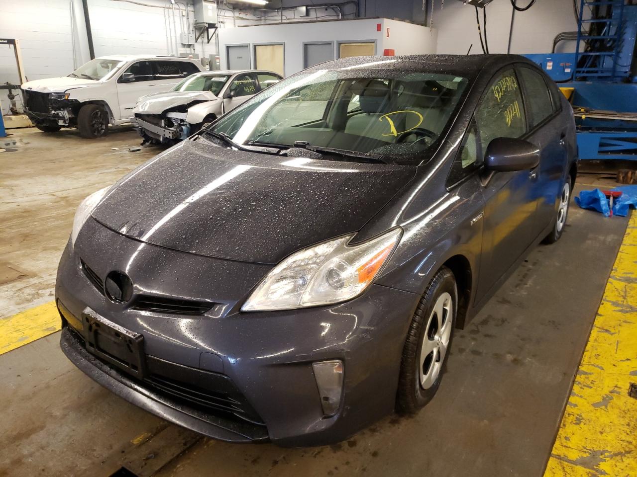 Photo 2 from auction – 2013 TOYOTA PRIUS with VIN JTDKN3DU7D5607384