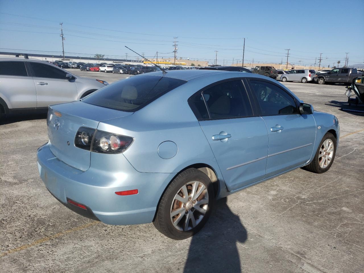 Photo 4 from auction – 2008 MAZDA MAZDA3 with VIN JM1BK12G881817547
