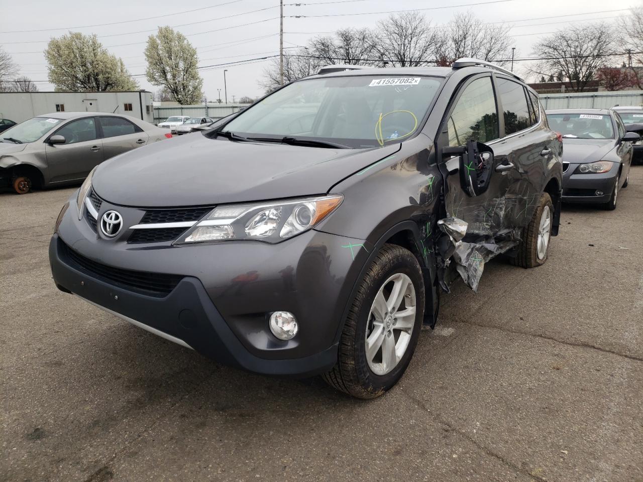 Photo 2 from auction – 2013 TOYOTA RAV4 XLE with VIN JTMRFREV6D5011124