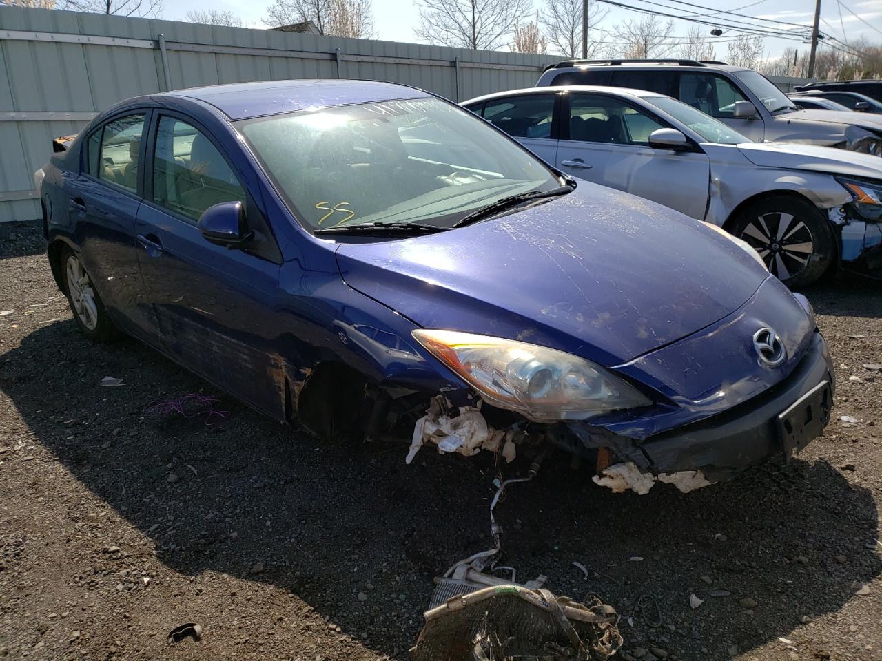 MAZDA 3 I 2012 with VIN JM1BL1V8XC1567206 - Photo from auction
