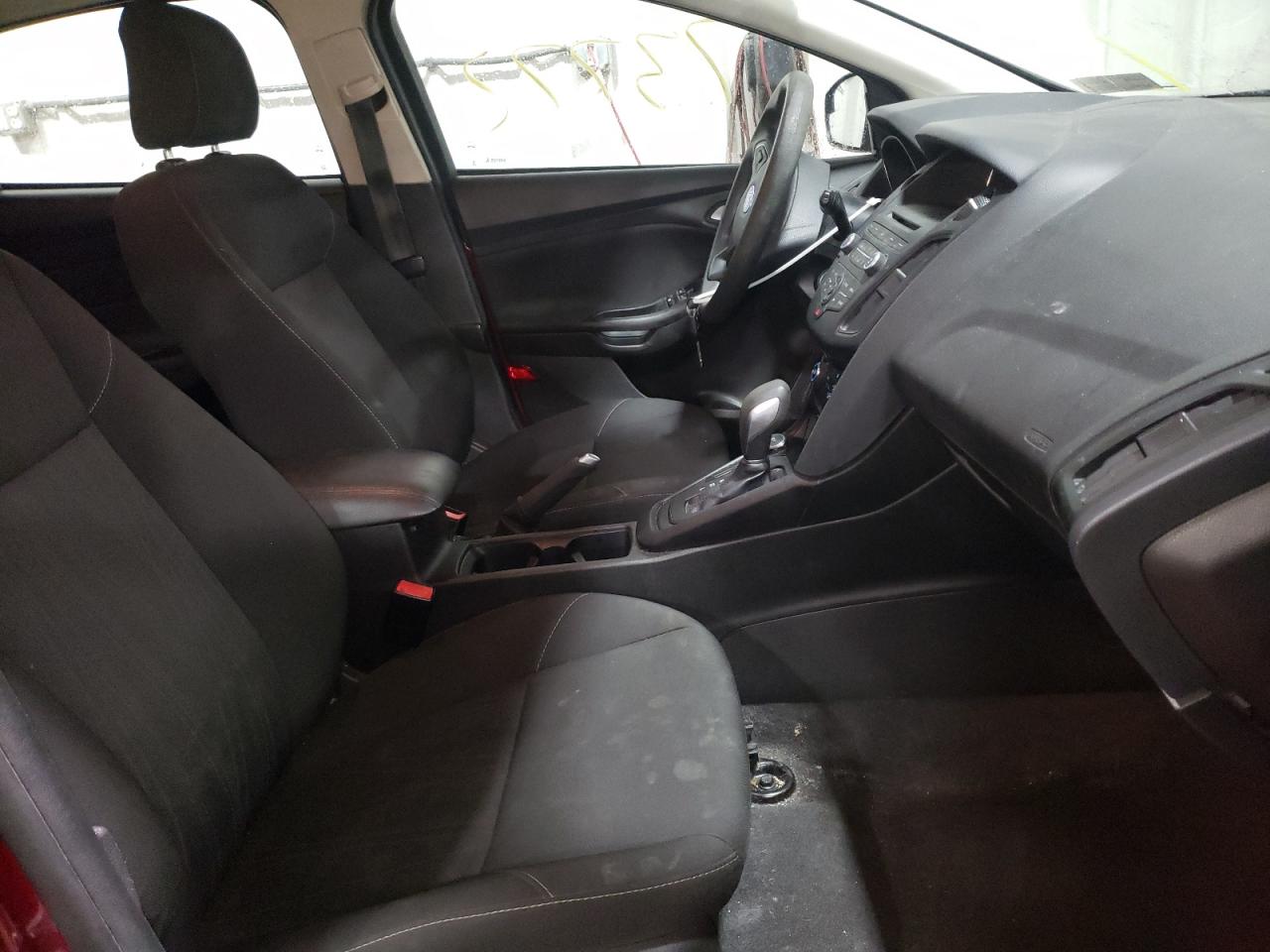 Photo 5 from auction – 2017 FORD FOCUS SE with VIN 1FADP3K29HL208844