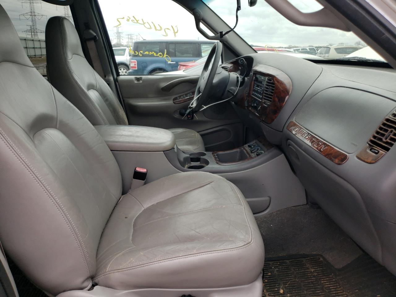 Photo 5 from auction – 2001 FORD EXPEDITION with VIN 1FMPU16L21LA22362