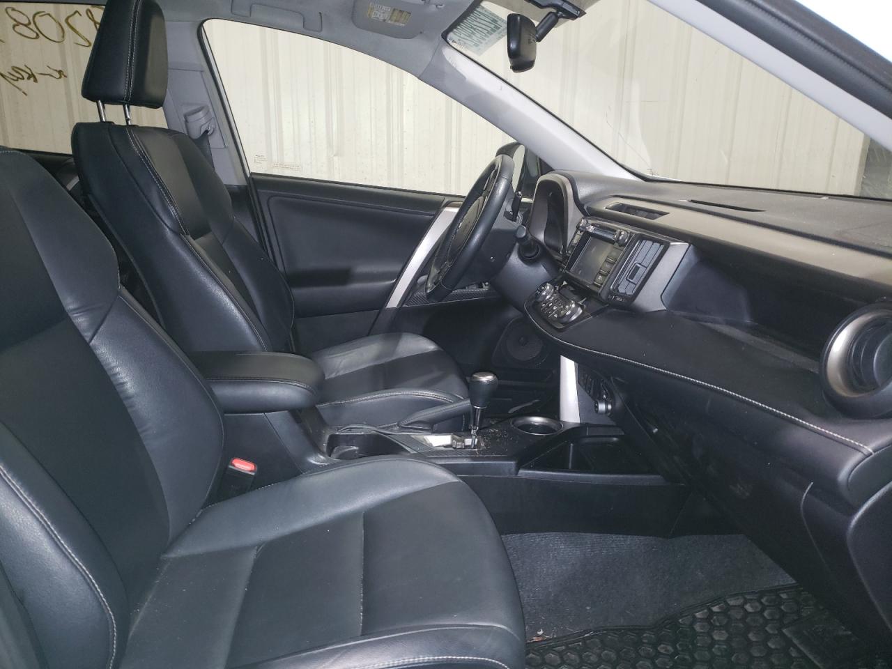 Photo 5 from auction – 2015 TOYOTA RAV4 LIMIT with VIN 2T3DFREV4FW247387