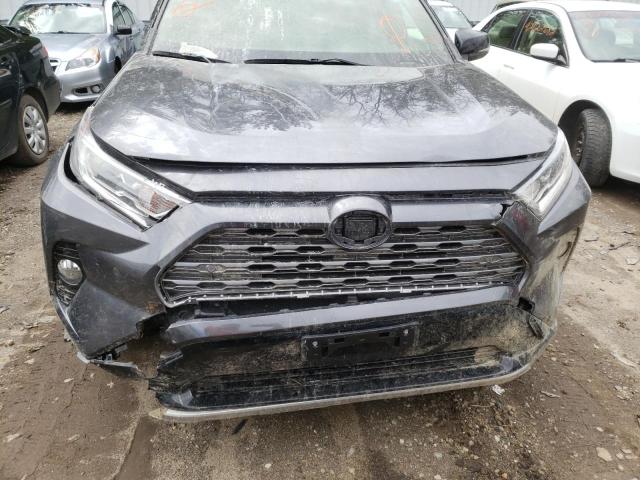 Photo 9 from auction – 2019 TOYOTA RAV4 XSE with VIN JTMEWRFV7KD512149