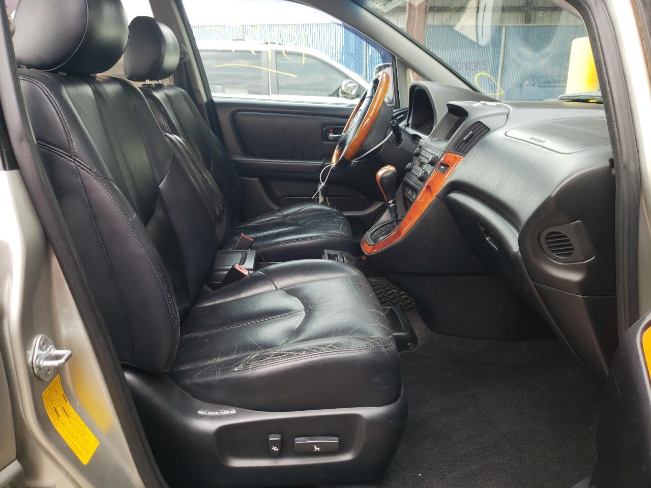Photo 5 from auction – 2001 LEXUS RX 300 with VIN JTJGF10U210086187
