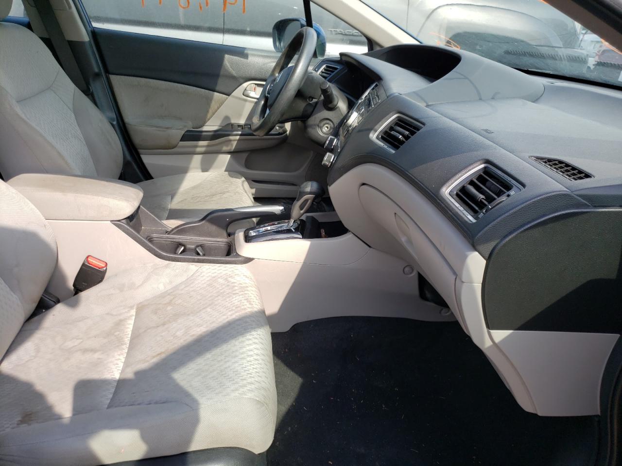 Photo 5 from auction – 2015 HONDA CIVIC LX with VIN 19XFB2F50FE075753