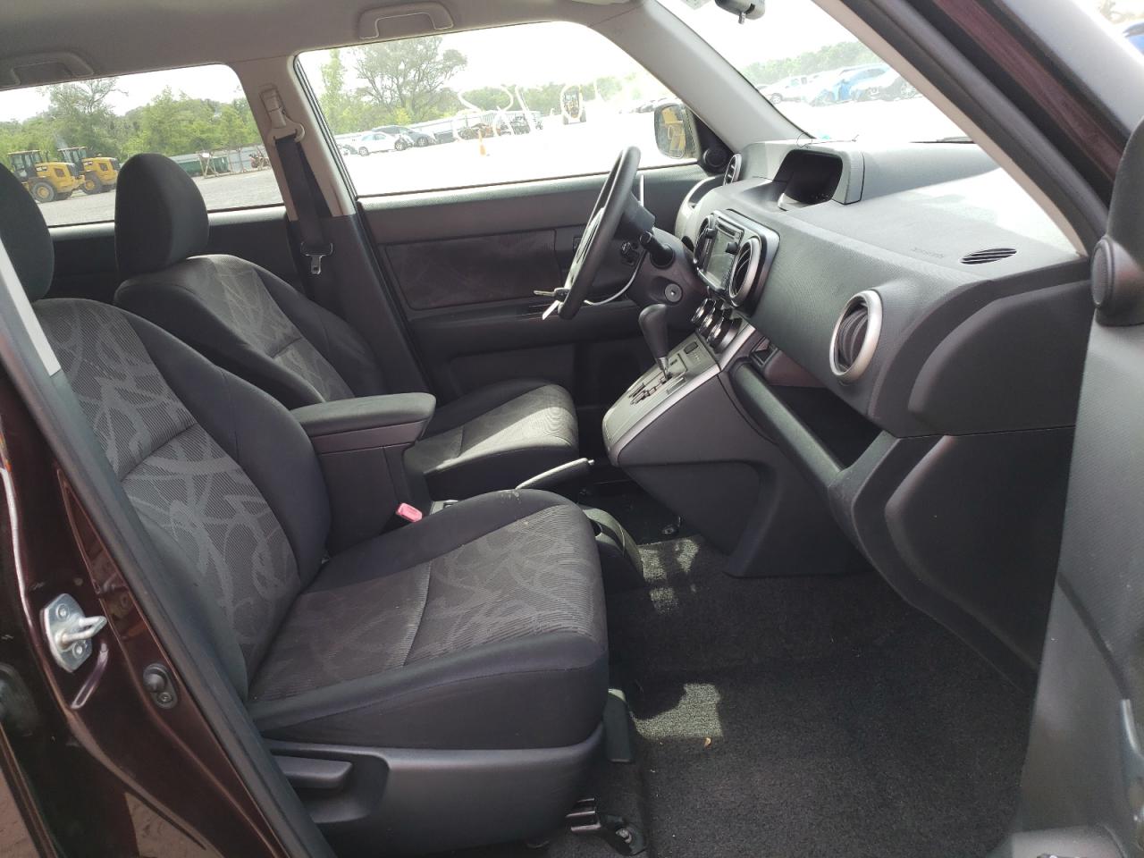 Photo 5 from auction – 2014 SCION XB with VIN JTLZE4FE3EJ063246