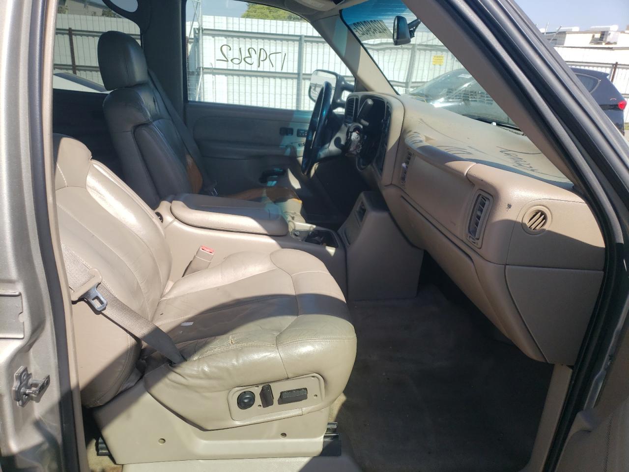 Photo 5 from auction – 2002 CHEVROLET SILVERADO with VIN 1GCHC23UX2F225272