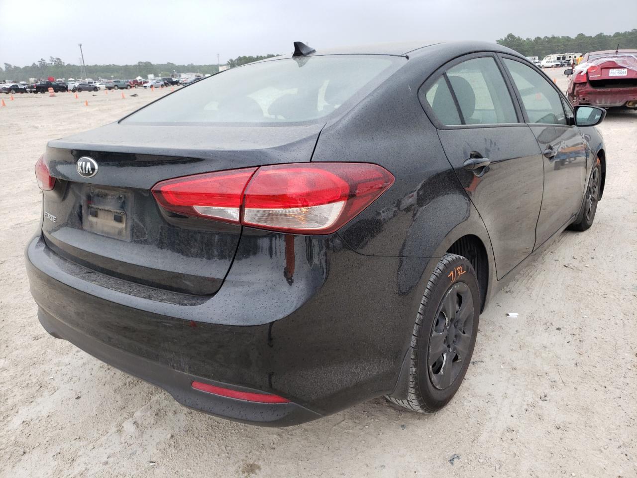 Photo 4 from auction – 2018 KIA FORTE LX with VIN 3KPFK4A73JE165265