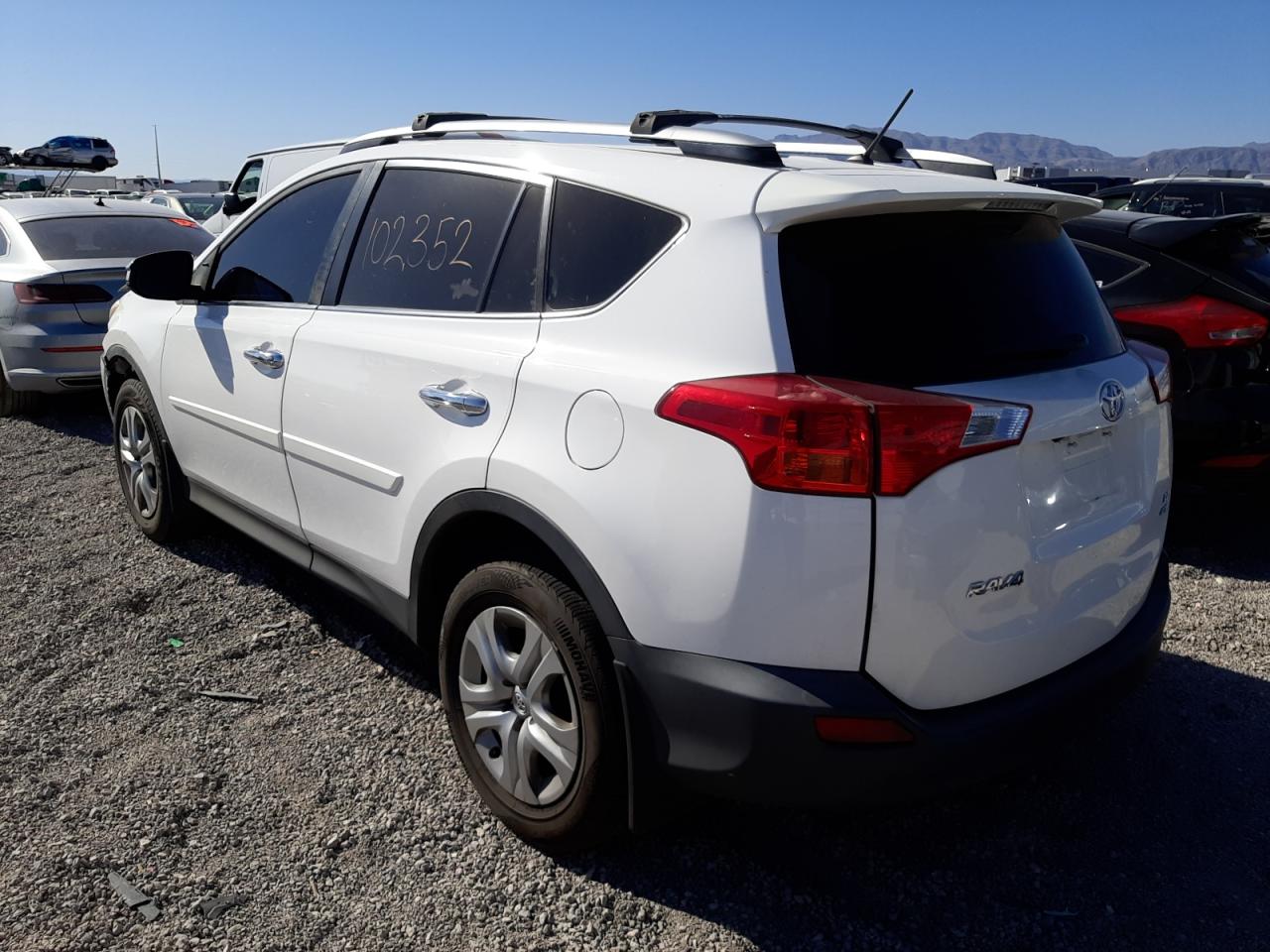 Photo 3 from auction – 2014 TOYOTA RAV4 LE with VIN 2T3BFREV8EW149002