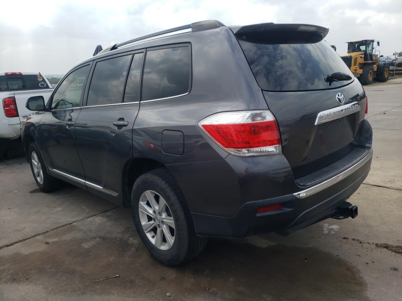 Photo 3 from auction – 2011 TOYOTA HIGHLANDER with VIN 5TDZK3EH0BS031606