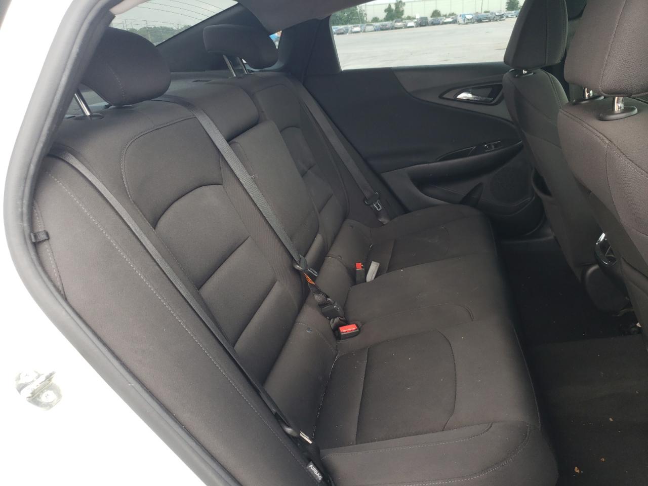 Photo 6 from auction – 2018 CHEVROLET MALIBU LT with VIN 1G1ZD5ST0JF218706