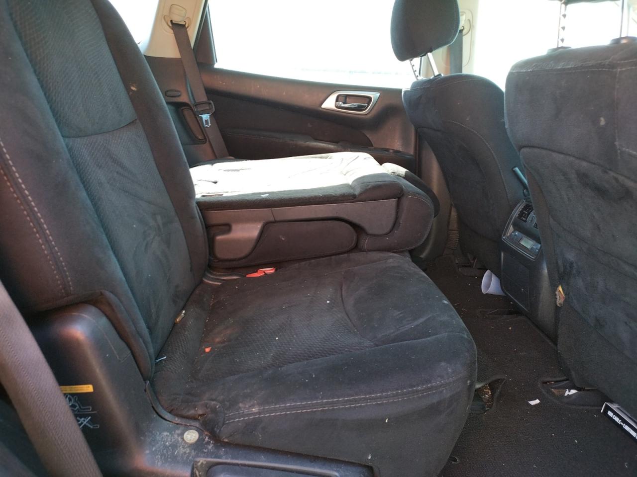 Zdjęcie 6 z aukcji – 2015 NISSAN PATHFINDER z VIN 5N1AR2MN8FC663394