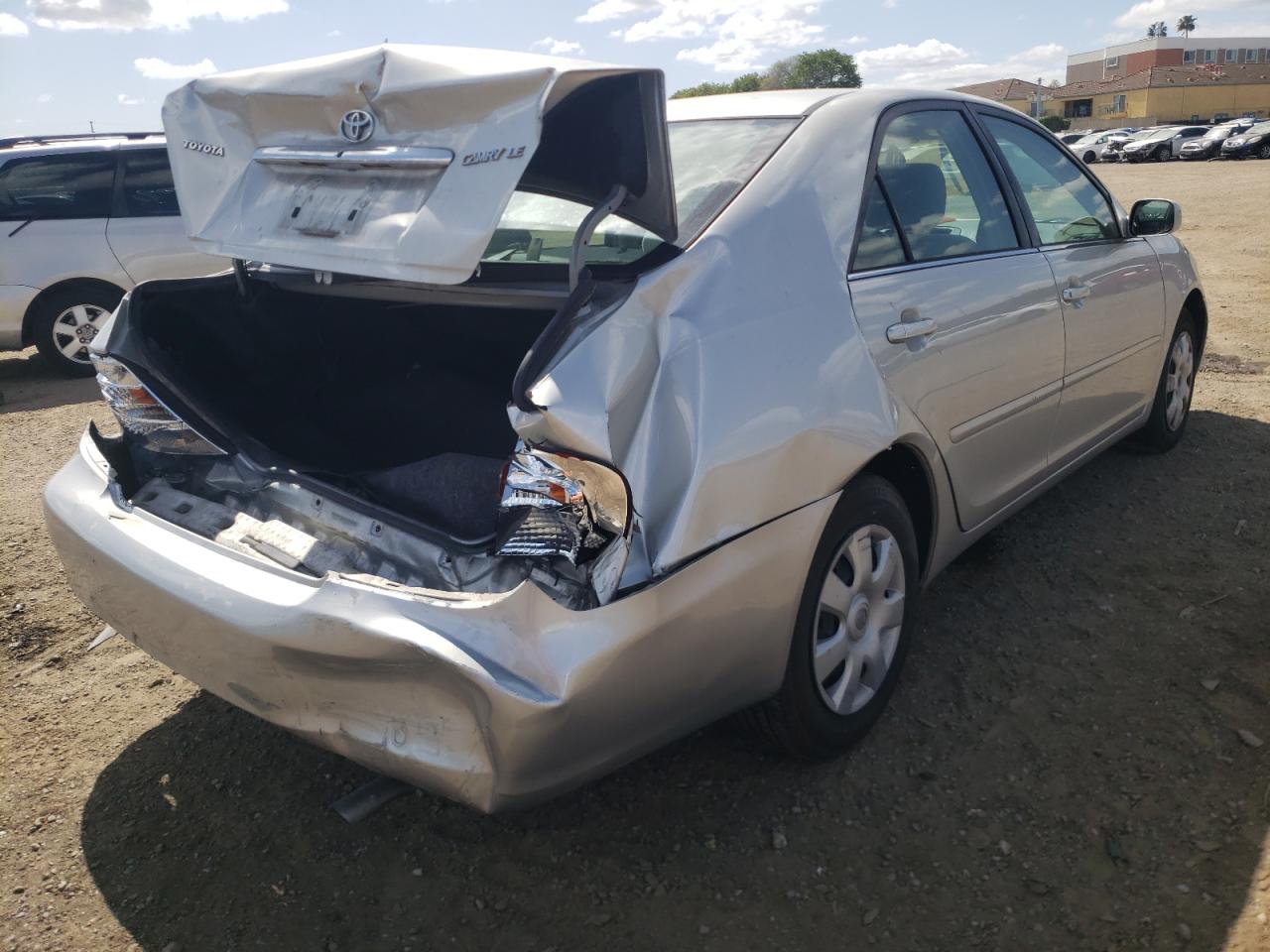 Photo 4 from auction – 2003 TOYOTA CAMRY LE with VIN 4T1BE30K43U739913