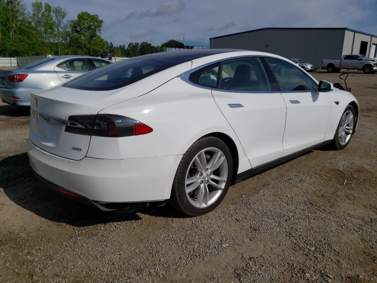 Photo 4 from auction – 2015 TESLA MODEL S 85 with VIN 5YJSA1H26FFP75771