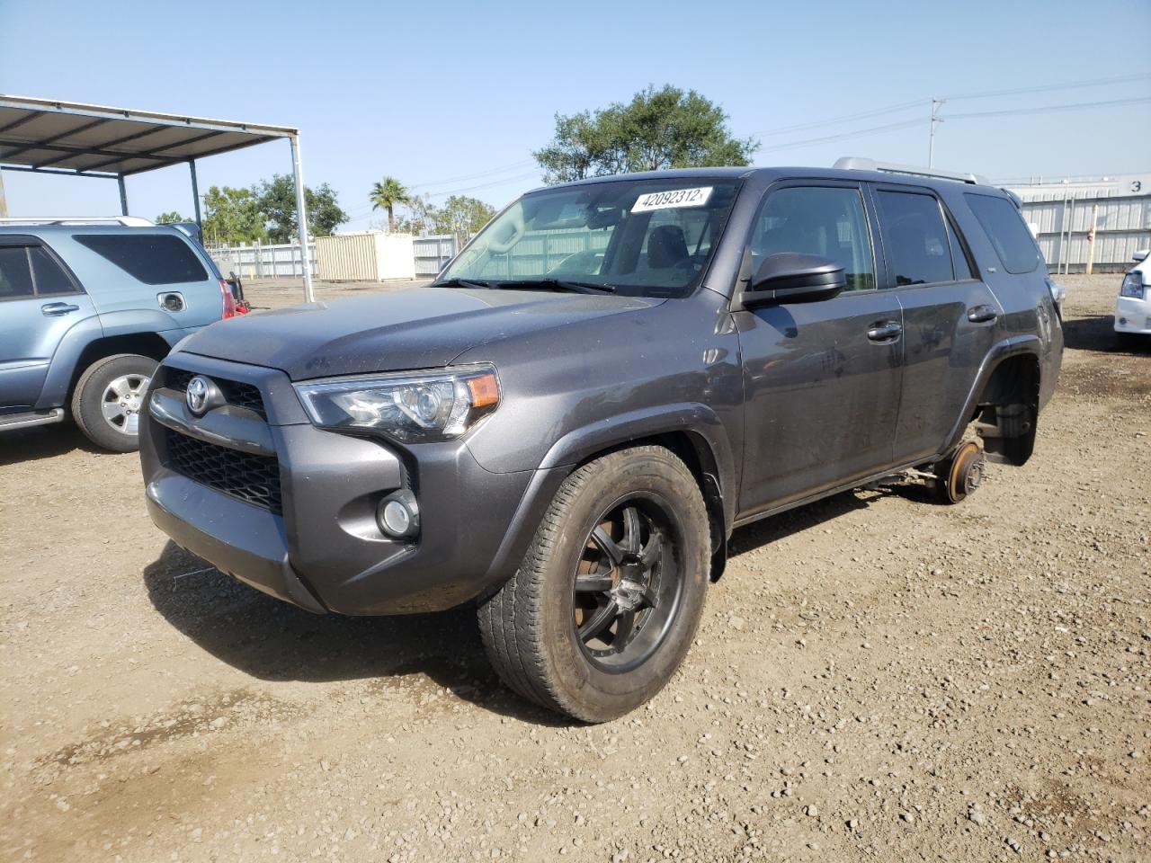 Photo 2 from auction – 2017 TOYOTA 4RUNNER SR with VIN JTEZU5JR0H5152098