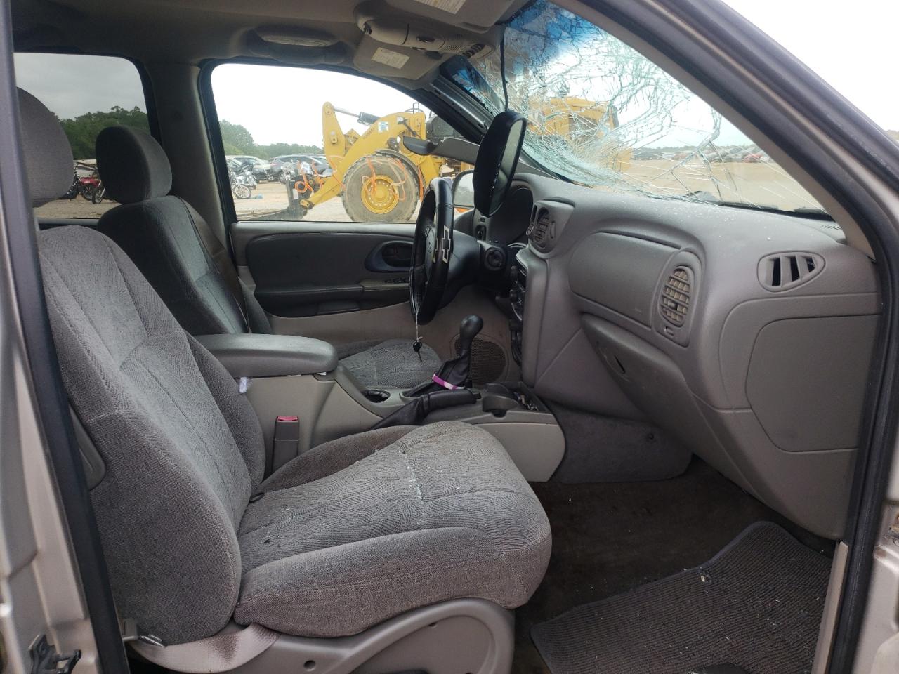 Photo 5 from auction – 2004 CHEVROLET TRAILBLAZE with VIN 1GNES16S346145137