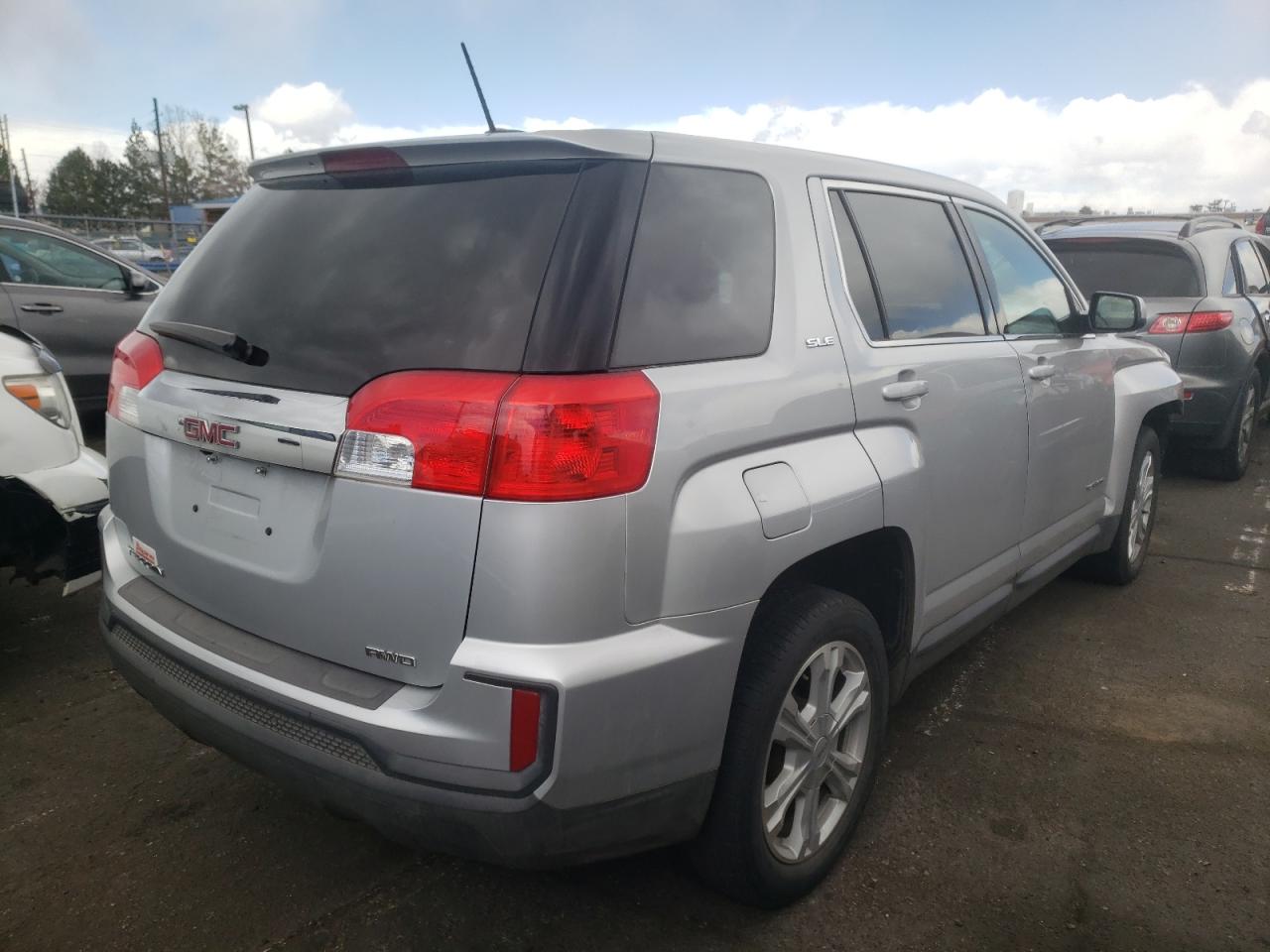 Photo 4 from auction – 2017 GMC TERRAIN SL with VIN 2GKFLSEK6H6296074