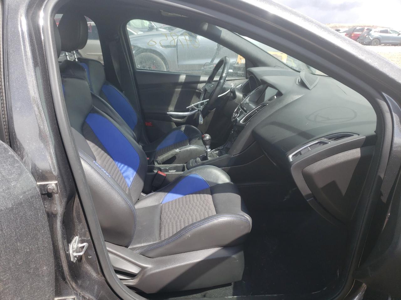 Photo 5 from auction – 2016 FORD FOCUS ST with VIN 1FADP3L92GL282455