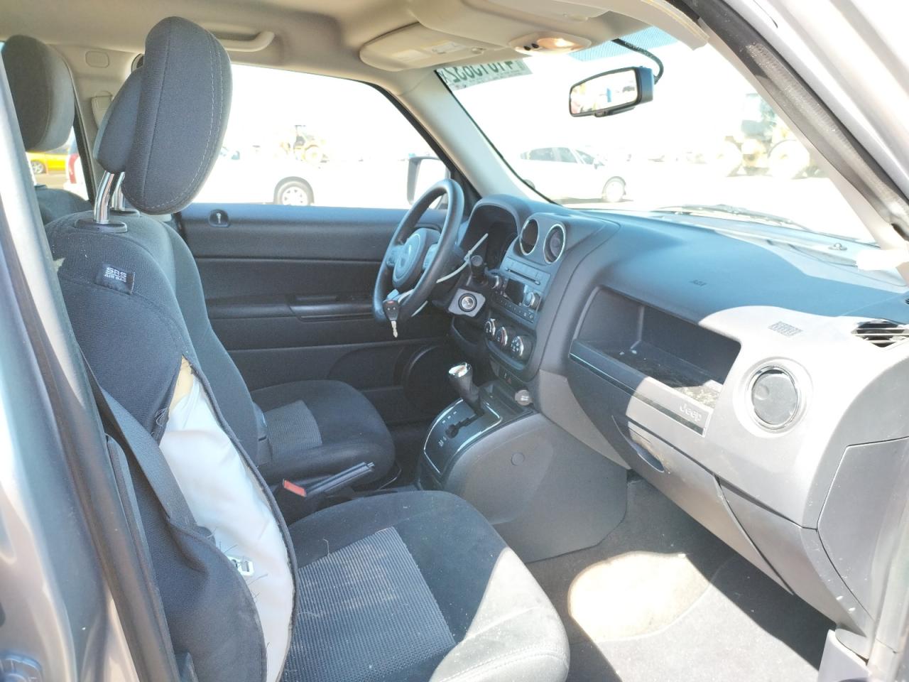 Photo 5 from auction – 2017 JEEP PATRIOT SP with VIN 1C4NJPBA9HD136505